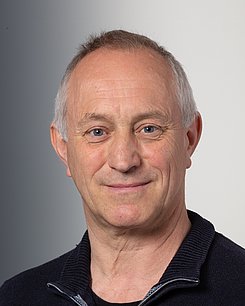 Herr Prof. Dr. Armin Seyfried Herr Prof. Dr. Armin Seyfried